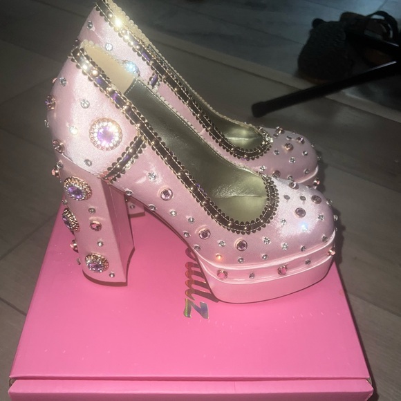 Azalea wang pink embellished platforms - Picture 4 of 5